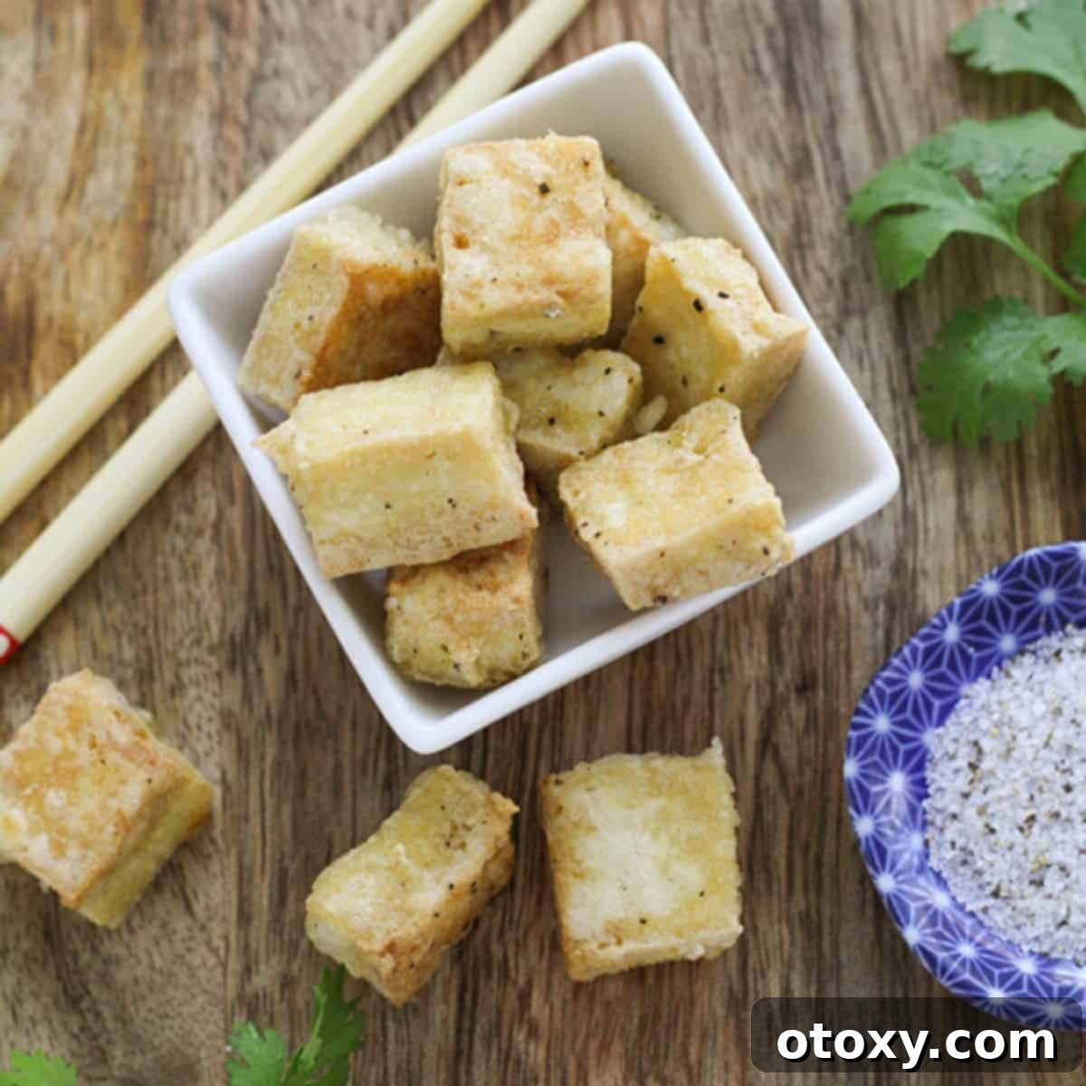 Golden Crispy Salt and Pepper Tofu 1 featured 10251