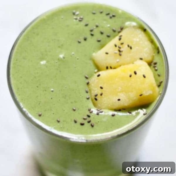 Tropical Kale Power Smoothie 1 featured 3672
