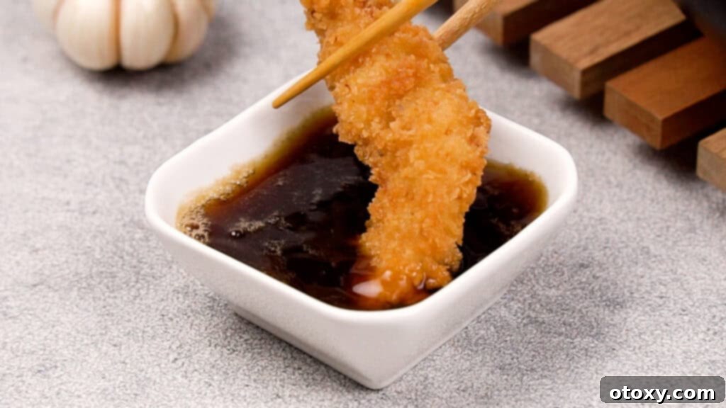 Chicken tempura served with tentsuyu dipping sauce